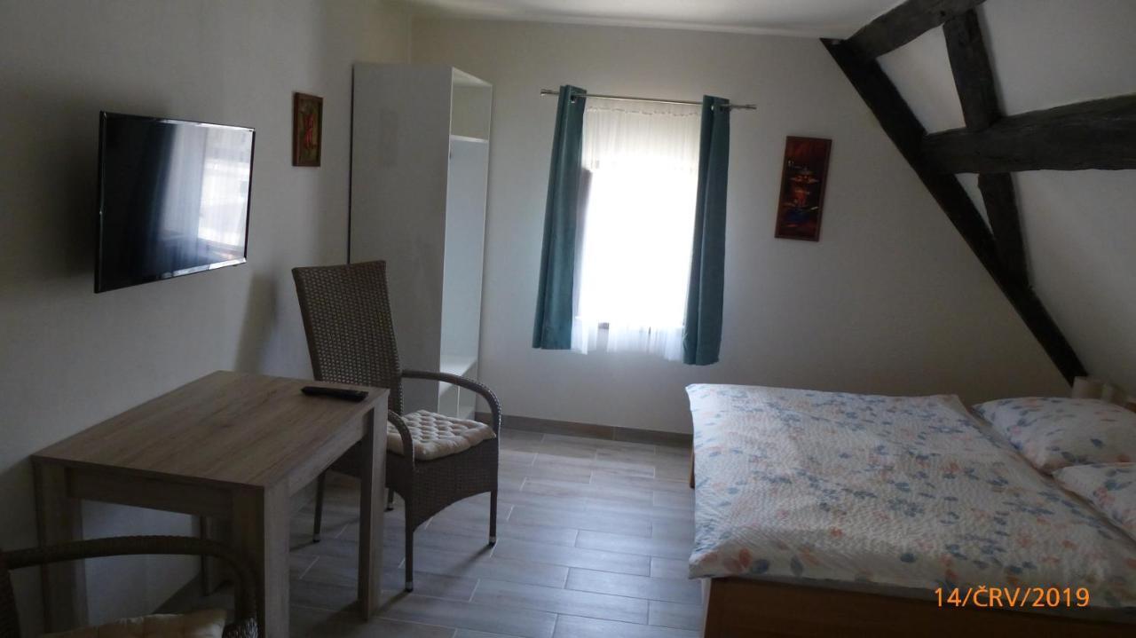 Penzion Sklar Novy Bor Bagian luar foto